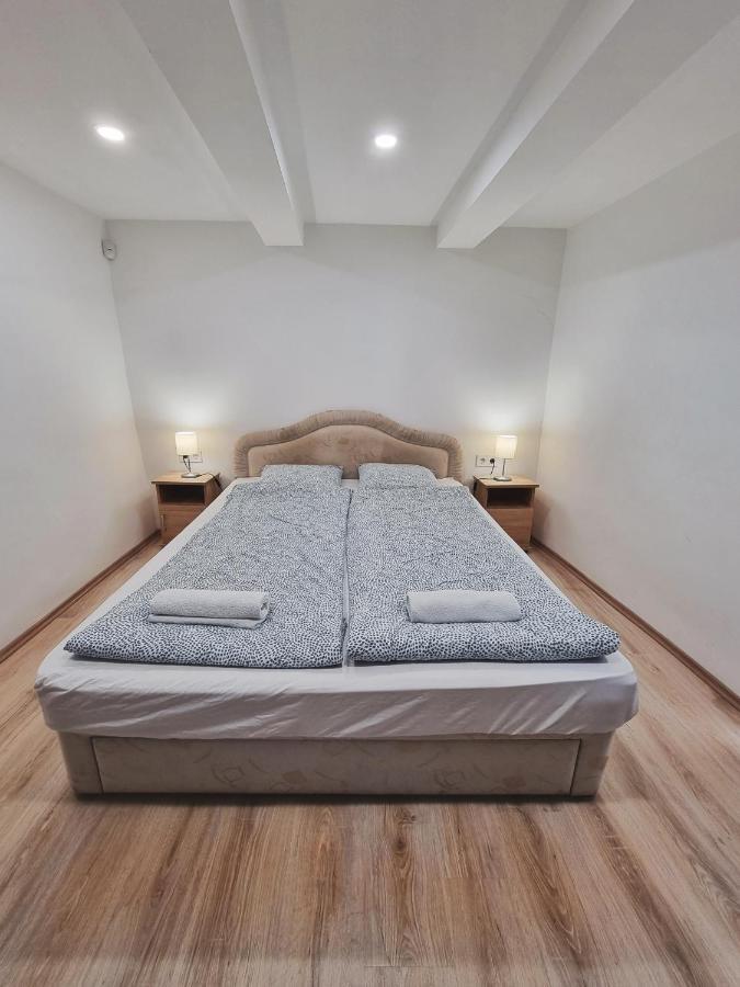 Gyongy Apartmanhazak Apartment Gyongyos Luaran gambar